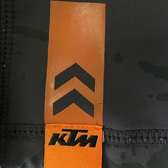 Women’s KTM Long Sleeve Outerwear Top (high neck with air holes). Size XL. - Picture 3 of 5